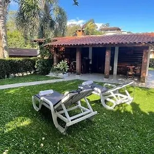  Quarto em Acomodações Particulares Chale Castelo Interlagos